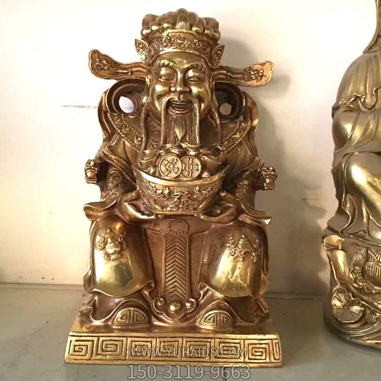 家居供奉銅雕財(cái)神爺?shù)袼?>
                                <h2>家居供奉銅雕財(cái)神爺?shù)袼?參數(shù)說明</h2>
                                                                        <table>
                                      <tr>
                                        <th>產(chǎn)品標(biāo)題</th>
                                        <td>家居供奉銅雕財(cái)神爺?shù)袼?/td>
                                      </tr>
                                      <tr>
                                        <th>發(fā)布時(shí)間</th>
                                        <td>2023-06-07 09:06</td>
                                      </tr>
                                      <tr>
                                        <th>價(jià)格</th>
                                        <td><span>電話咨詢</td>
                                      </tr>
                                                                              <tr>
                                          <th>制作材質(zhì)</th>
                                          <td>銅雕</td>
                                        </tr>
                                                                          </table>
                                <h2>家居供奉銅雕財(cái)神爺?shù)袼?詳細(xì)說明</h2>
                                <p>玉海雕塑是一家綜合性的雕塑公司，擁有多款家居供奉銅雕財(cái)神爺?shù)袼苣Ｐ?，可加工定制多種家居供奉銅雕財(cái)神爺?shù)袼?，支持材質(zhì)、樣式、風(fēng)格、尺寸大小等方面的調(diào)整修改定制。我們所加工制作的家居供奉銅雕財(cái)神爺?shù)袼苜|(zhì)優(yōu)價(jià)廉，遍布全國多個(gè)省市地區(qū)，想要了解更多案例圖片，請(qǐng)電話或微信咨詢。材質(zhì)、大小、樣式等都可以按需定制，還可根據(jù)您提供給的家居供奉銅雕財(cái)神爺?shù)袼軜訄D進(jìn)行制作！如有相關(guān)需求，歡迎致電（微信同號(hào)）：<span>150-3119-9663</span></p>
                                                                <div   class=
