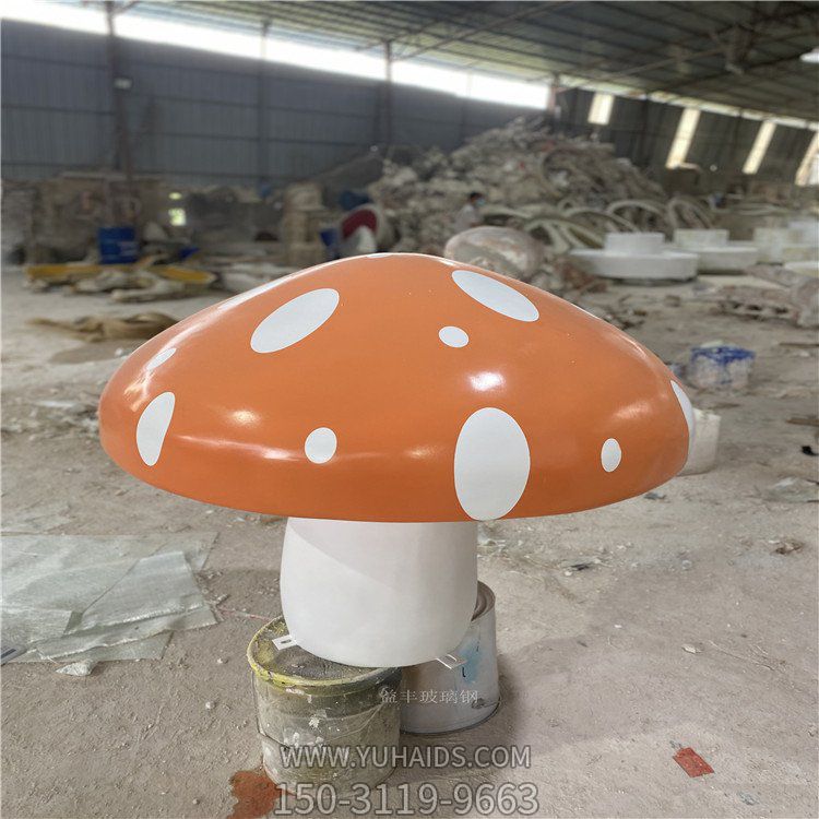 珠?？ㄍㄐ∧⒐降袼?公園景觀玻璃鋼蘑菇雕塑