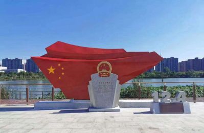 景區(qū)大型戶(hù)外景觀玻璃鋼彩繪旗幟雕塑