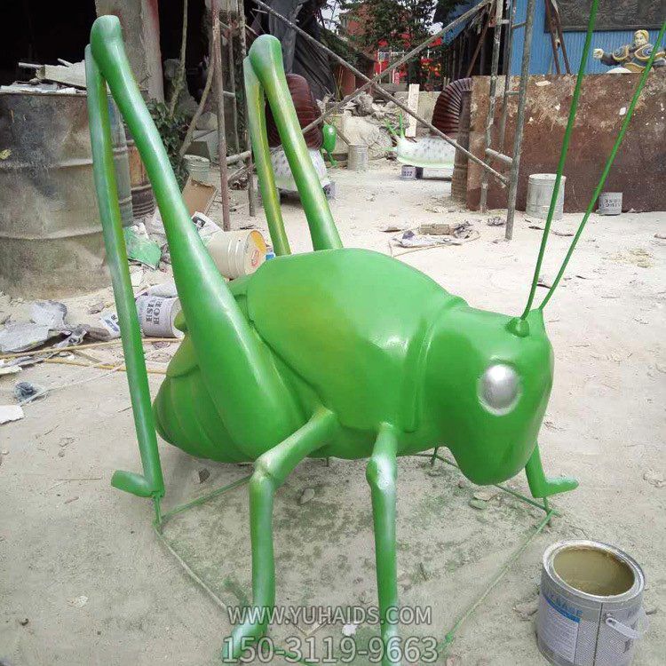 玻璃鋼彩繪抽象園林景觀擺件蝗蟲(chóng)雕塑