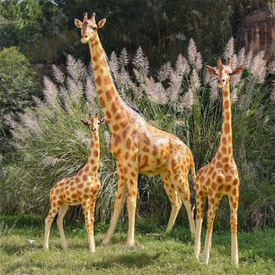 動物園大型仿真動物，園林玻璃鋼彩繪長頸鹿