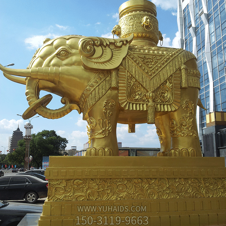 漆金大象，賓館大門(mén)錢(qián)的泰式大象雕塑