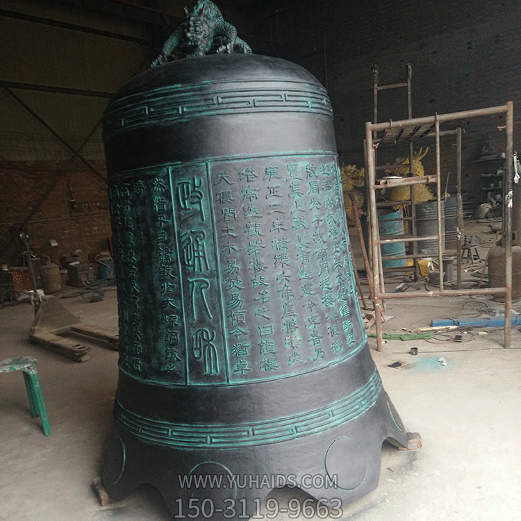 青銅鐘，仿古做舊大型吊鐘雕塑