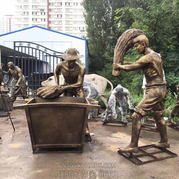 打麥子，農(nóng)村農(nóng)忙生活，人工脫麥場景雕塑