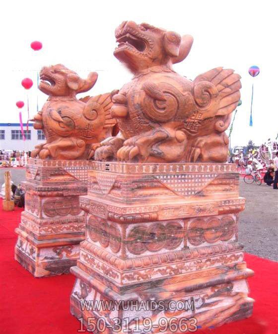 廣場大型動(dòng)物景觀黃蠟石石雕貔貅雕塑
