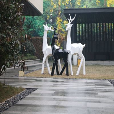 玻璃鋼塊面抽象梅花鹿，園林動物雕塑擺件