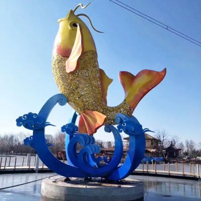 不銹鋼鯉魚雕塑，大型鯉魚躍水景觀雕塑