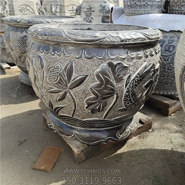 古建庭院蓄水缸，青石水缸雕塑