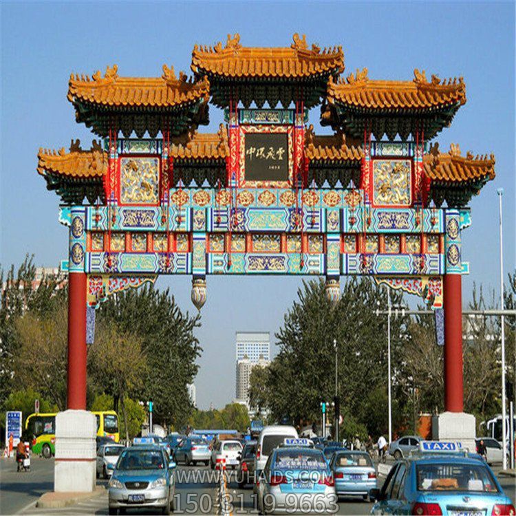 市政道路大牌坊，高跨度的彩繪石雕牌樓雕塑
