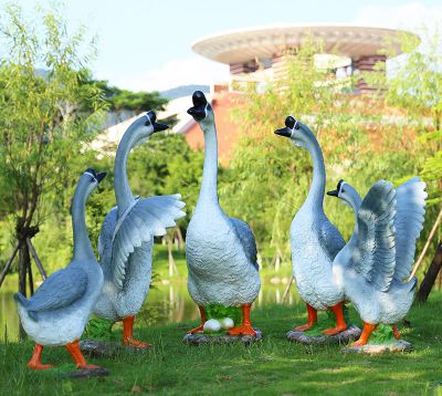 養(yǎng)殖場玻璃鋼仿真，彩繪天鵝雕塑