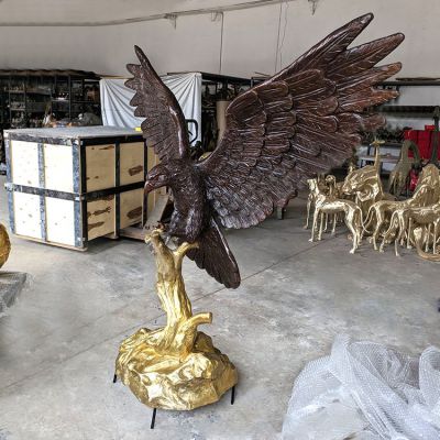 鑄銅老鷹雕塑，大鵬展翅景觀