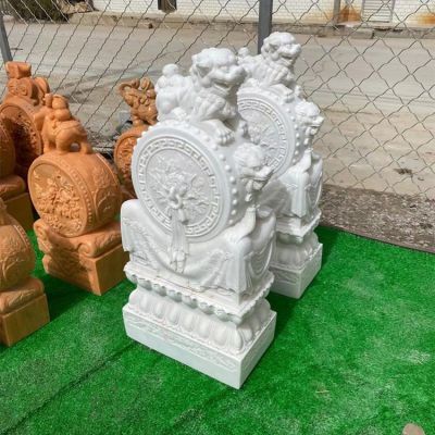 大理石獅子抱鼓石門(mén)墩，漢白玉、晚霞紅等石材雕刻