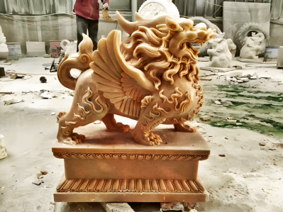 晚霞紅石雕創(chuàng)意景觀擺件大型鎮(zhèn)宅招財(cái)庭院別墅門口貔貅雕塑
