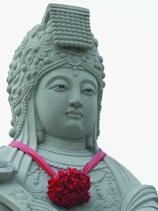 竣工時的漢白玉媽祖圣像，面部特寫